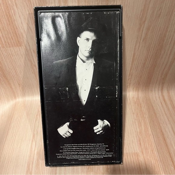 Garth Brooks The Limited Series 6 C.D Boxed Set. - Picture 3 of 8